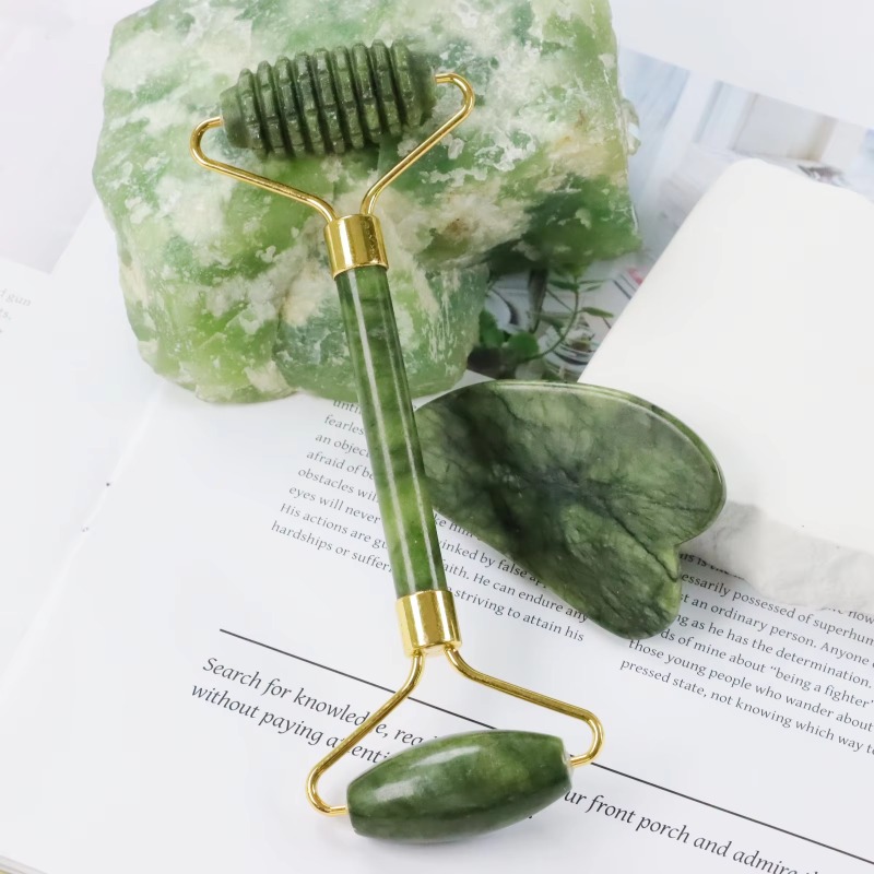 Jade Roller Stone - ชุดลูกกลิ้งหยกและกัวซา หินธรรมชาติ เครื่องมือนวดหน้าลดความเมื่อยล้า สำหรับสปาที่บ้าน ดูแลผิวและผ่อนคลาย